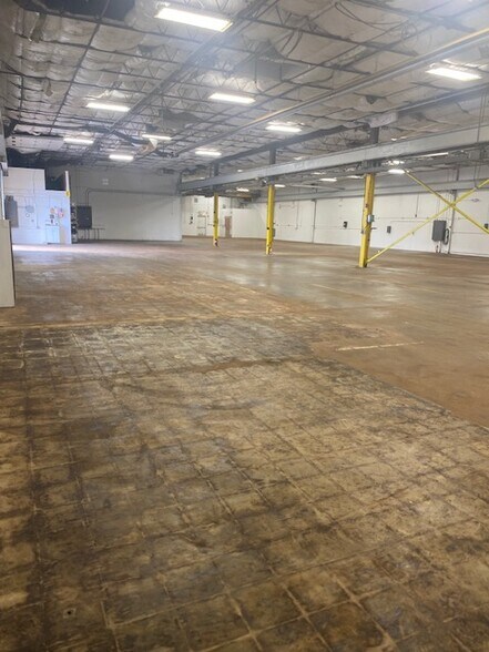More Photos Of 8420 South Ave, Youngstown Manufacturing For Sale