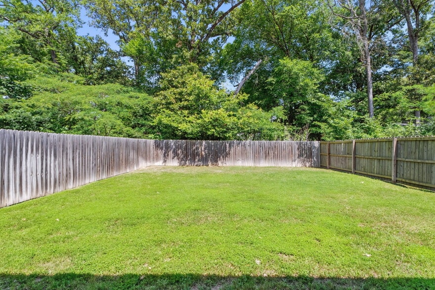 More Photos Of 16087 Echo Glen Dr, Tyler Apartments For Sale
