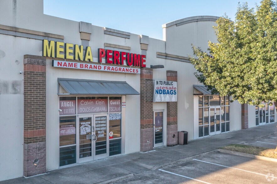 More Photos Of 11536 Harry Hines Blvd, Dallas General Retail For Sale