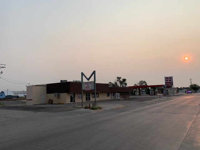 Primary Photo Of 1010 W Main St, Sterling Storefront For Lease