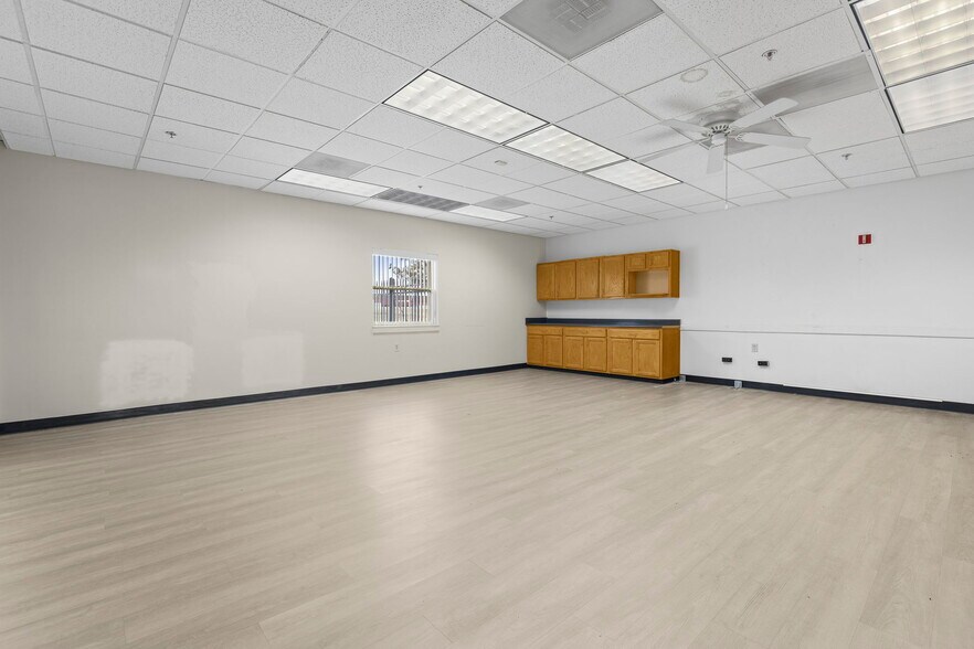 More Photos Of 4240 S Lees Summit Rd, Independence Office For Lease