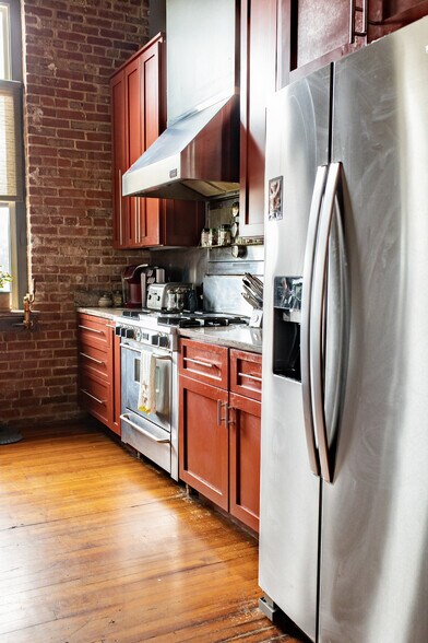 More Photos Of 112 18th St N, Birmingham Storefront For Sale