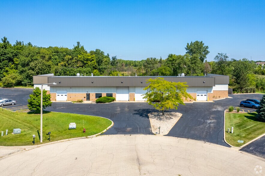 More Photos Of 2200-2205 Tech Ct, Woodstock Warehouse For Lease