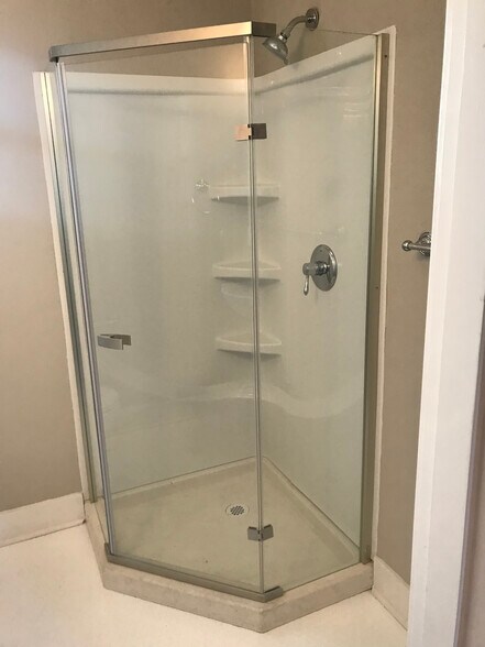 More Photos Of 1035 SE 14th Ave, Portland Apartments For Sale