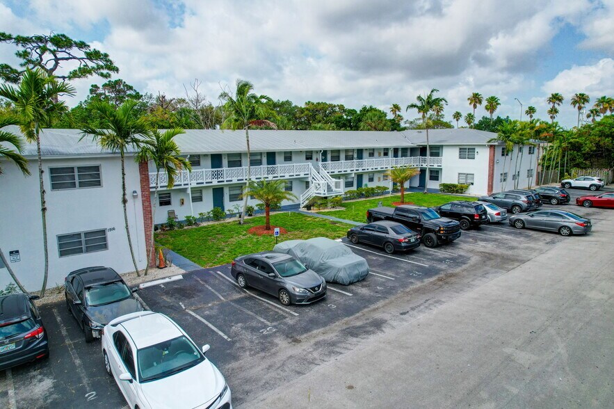 More Photos Of 1916 SW 11th St, Fort Lauderdale Apartments For Sale