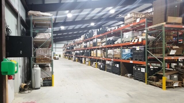 More Photos Of 1750 US-77, Davis Manufacturing For Lease