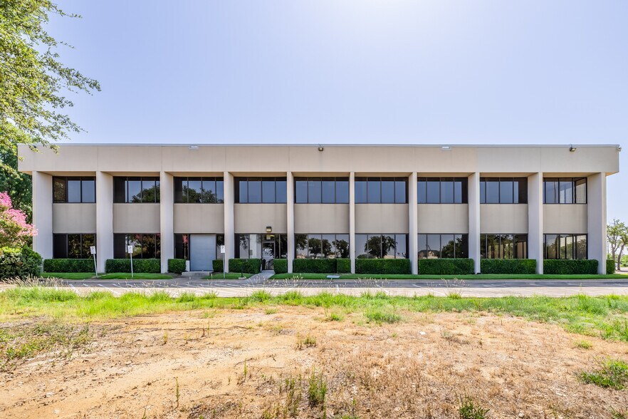 More Photos Of 9330 Amberton Pky, Dallas Office For Lease