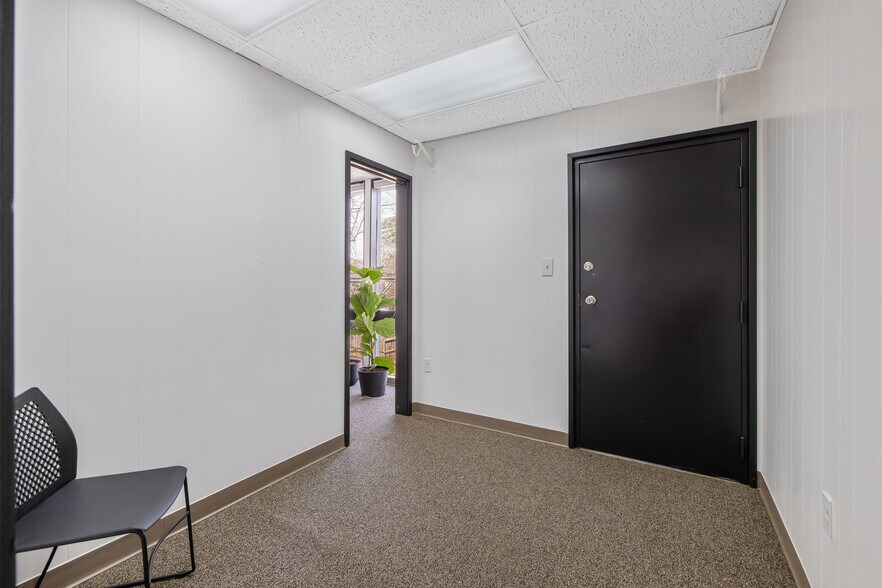 More Photos Of 1620 W Mineral King Ave, Visalia Office For Sale