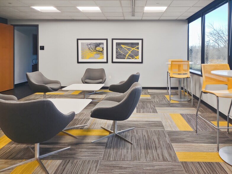 More Photos Of N19W24400 Riverwood Dr, Waukesha Coworking Space