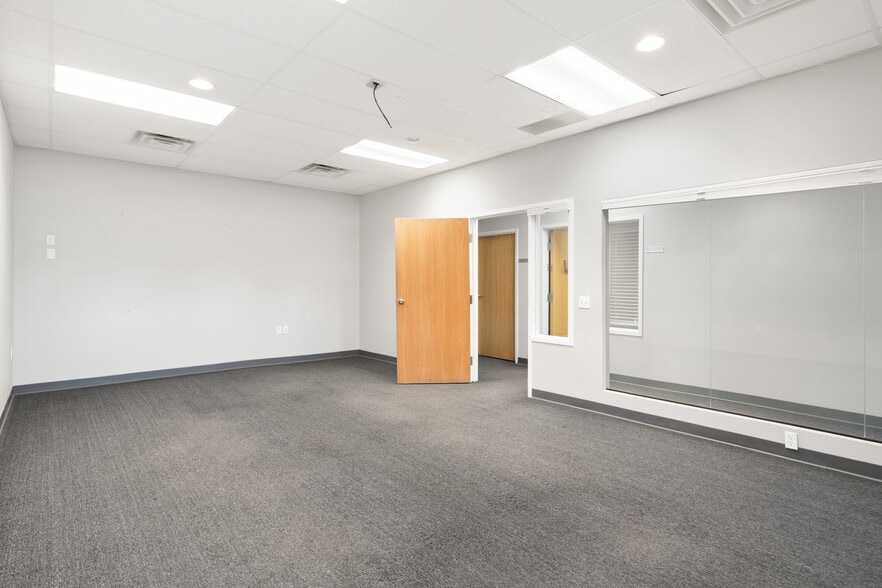 More Photos Of 707 County Line Rd, Palmer Lake Warehouse For Sale