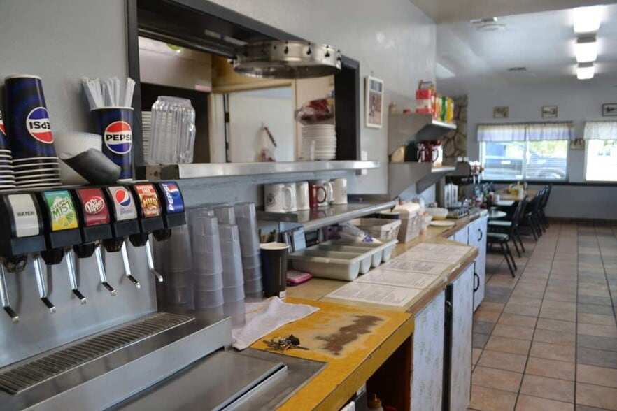 More Photos Of 308 W 12th St, Alturas Hotel For Sale