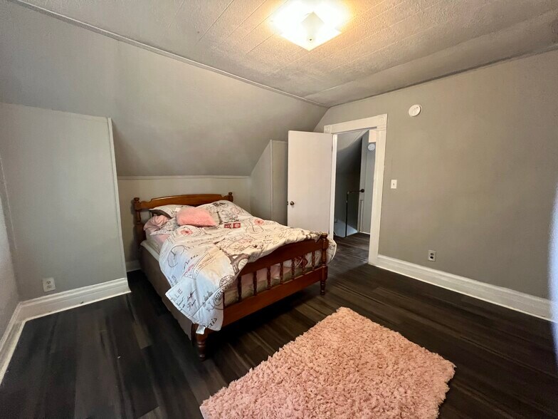 More Photos Of 2502 Pine Ave, Mattoon Apartments For Sale