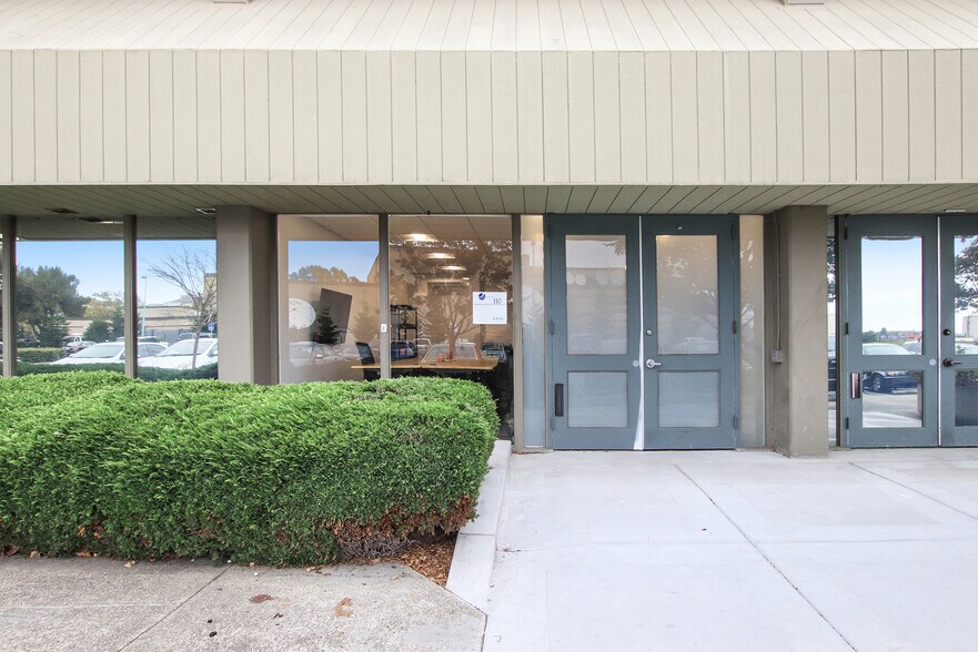 Primary Photo Of 11 Embarcadero West, Oakland Office For Lease