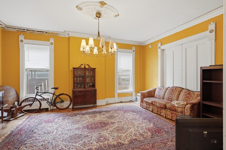 More Photos Of 40 S Hamilton St, Poughkeepsie Apartments For Sale