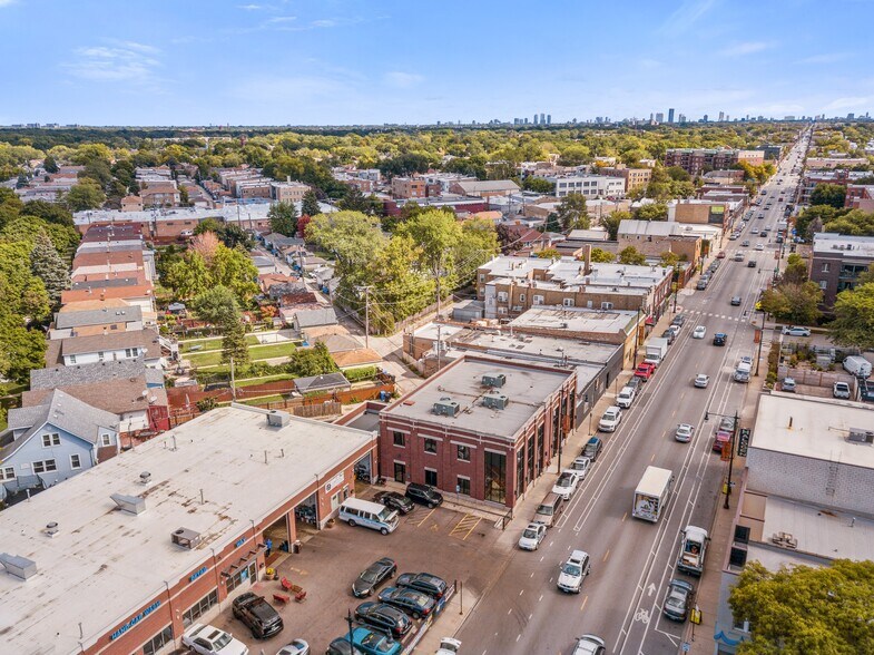More Photos Of 4650-52 Lawrence, Chicago Office For Sale