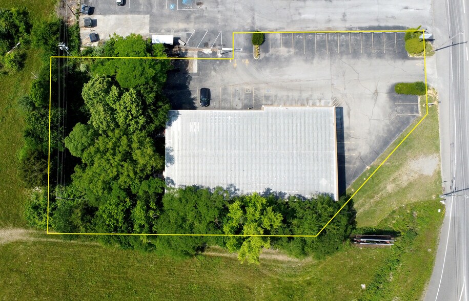 More Photos Of 856 Tennessee Ave, Etowah Drugstore For Lease