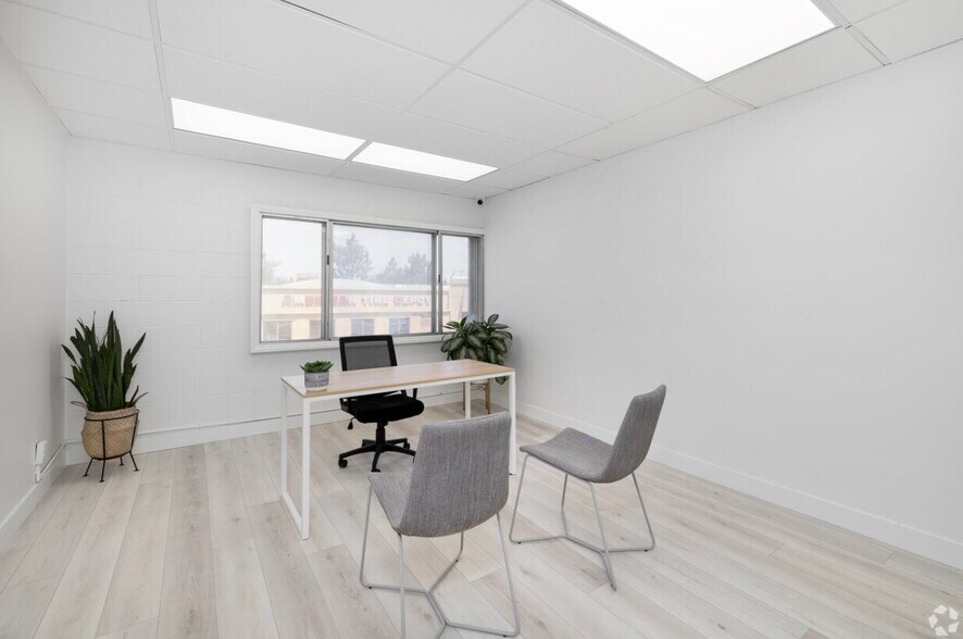 More Photos Of 11520 Jefferson Blvd, Culver City Light Distribution For Lease