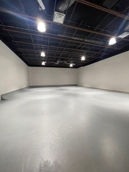 More Photos Of 2020 New Jersey Ave, Haddon Heights Light Distribution For Lease