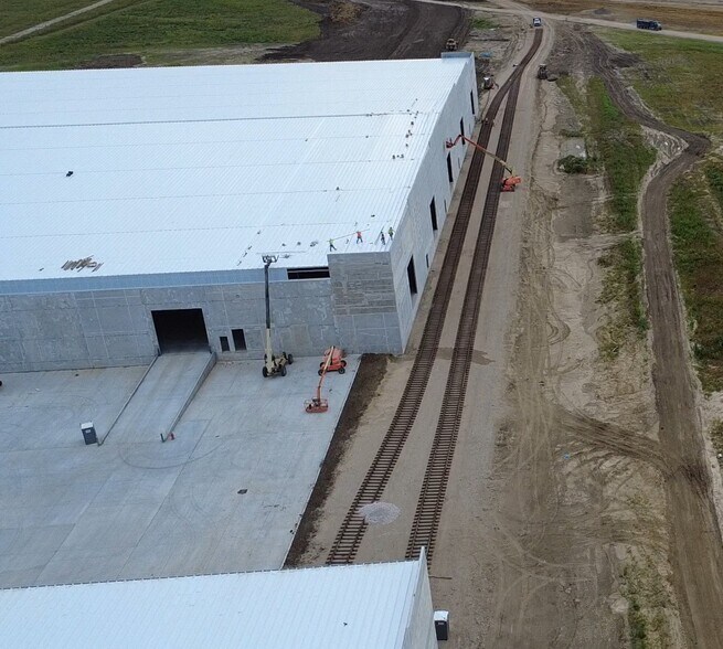 More Photos Of 4445 Highway 90 W, Dayton Unknown For Lease