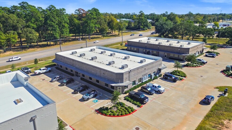 More Photos Of 2525 N Frazier St, Conroe Office For Sale