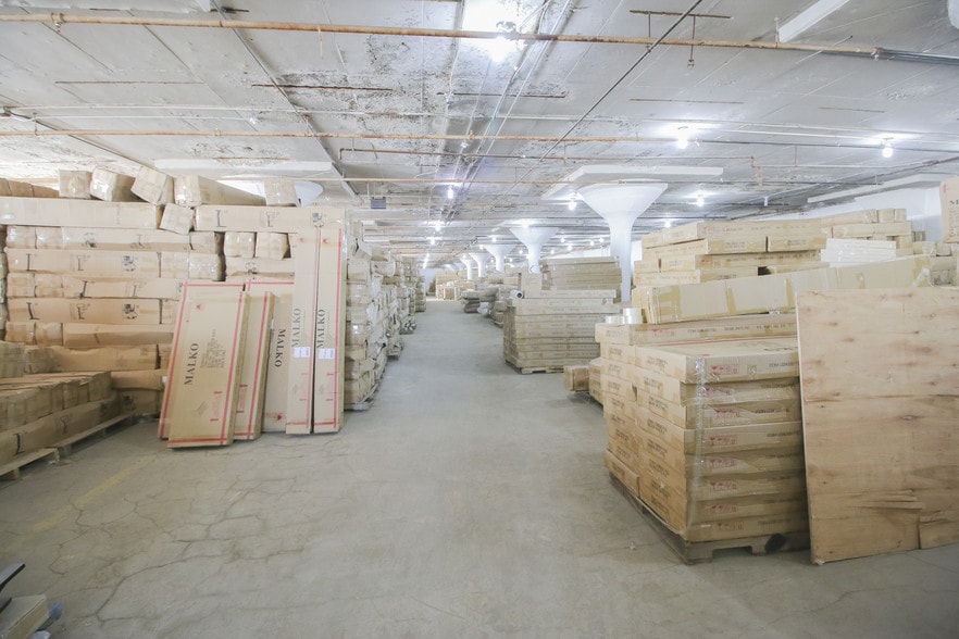 More Photos Of 39 Meade St, Trenton Distribution For Lease