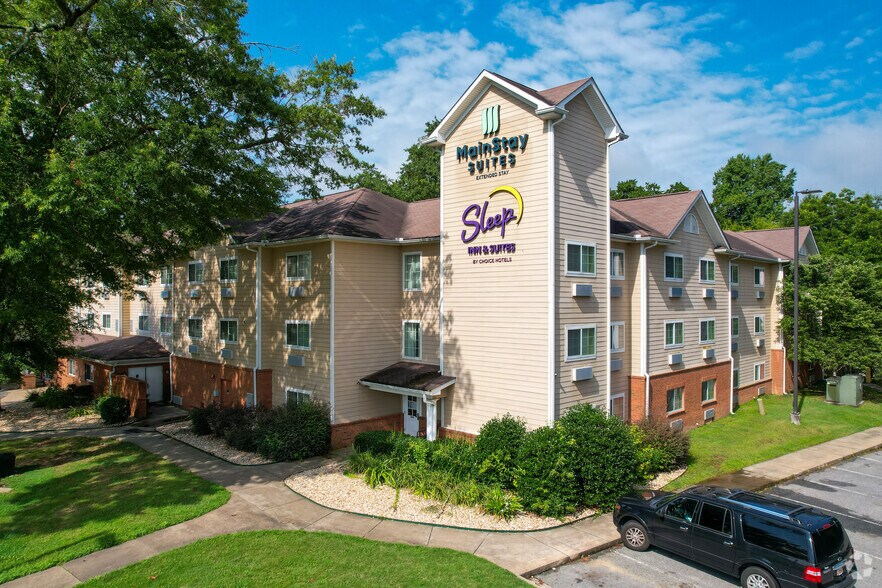 More Photos Of 3662 Victory Dr, Columbus Hotel For Sale