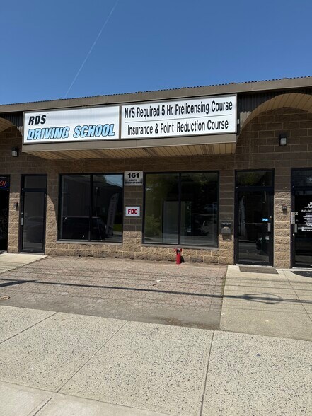 More Photos Of 161 S Middletown Rd, Nanuet Storefront For Lease