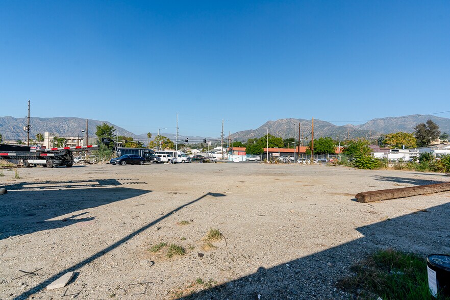 More Photos Of 7636 Foothill Blvd, Tujunga Land For Lease