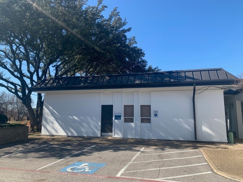 More Photos Of 670 W Arapaho Rd, Richardson Medical For Lease