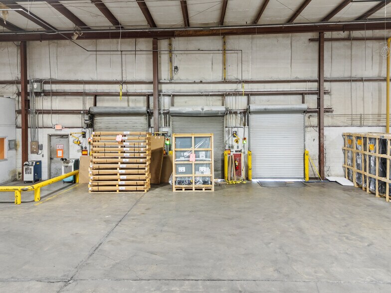 More Photos Of 201 Princeton Blvd, Adairsville Warehouse For Lease