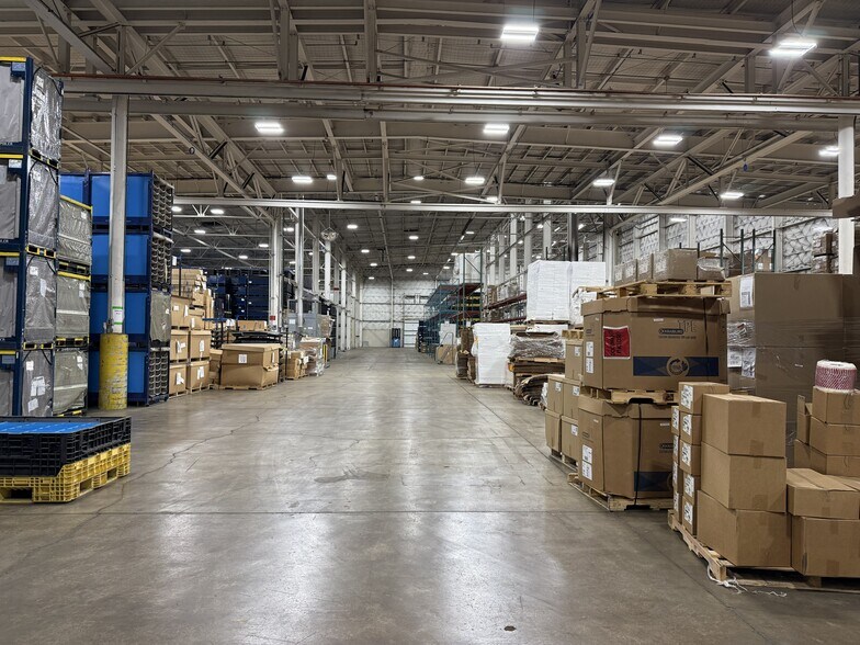 More Photos Of 2100 Cedar St, Fremont Distribution For Lease