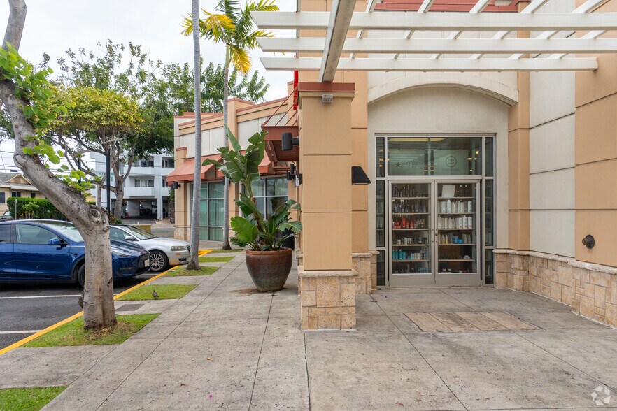 More Photos Of Kapahulu Ave, Honolulu Unknown For Lease