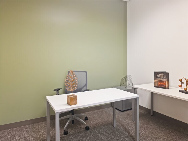 More Photos Of 495 Grand Blvd, Miramar Beach Coworking Space
