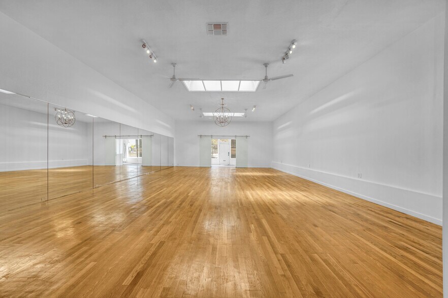 More Photos Of 177 Culver Blvd, Playa Del Rey Storefront For Lease
