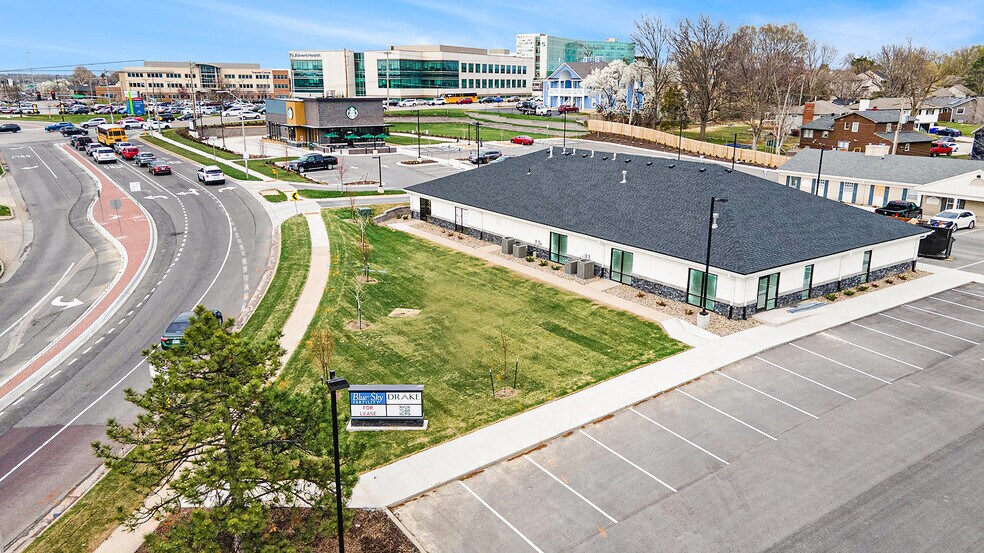 More Photos Of 9361-9369 W 75th St, Overland Park Office For Lease