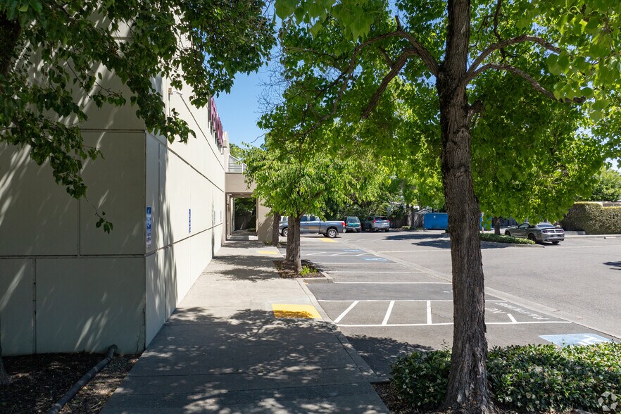 More Photos Of 1935 Santa Rosa Ave, Santa Rosa Freestanding For Lease