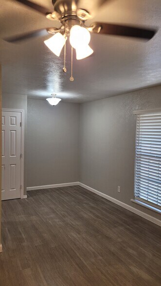 More Photos Of 1226-1232 Avenue A, Denton Apartments For Sale