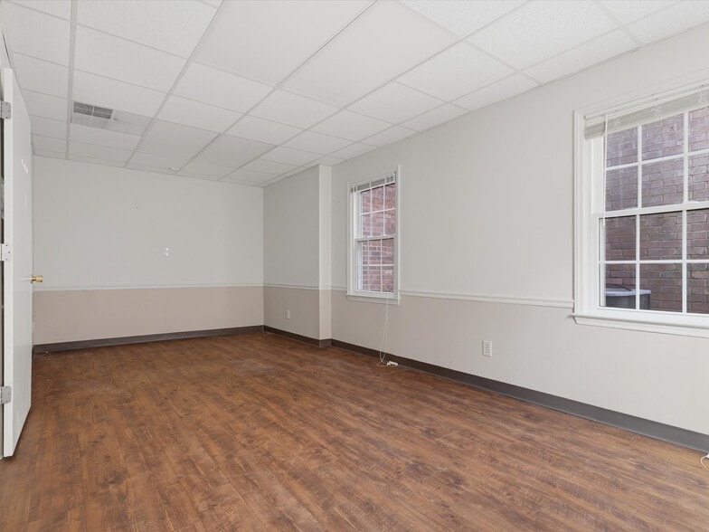 More Photos Of 825 Majestic Ct, Gastonia Medical For Lease