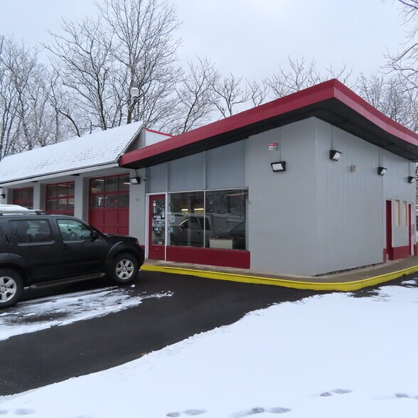 More Photos Of 2970-2974 E Genesee St, Syracuse Auto Repair For Sale