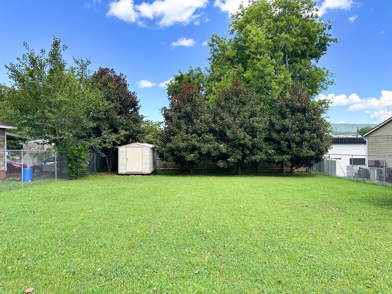 More Photos Of 116 Oakwood Ave NW, Huntsville Office Residential For Sale