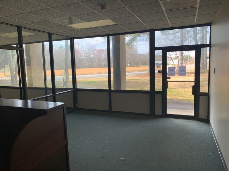 More Photos Of 1330 N Park St, Carrollton Medical For Sale