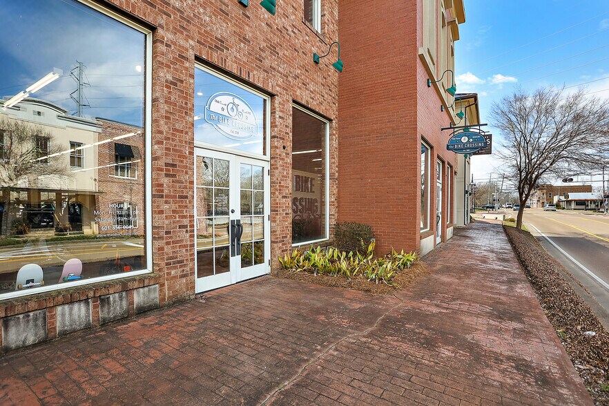 More Photos Of 113-115 W Jackson Ave, Ridgeland Unknown For Lease