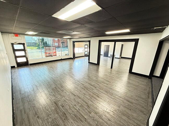 More Photos Of 3800 S Shepherd Dr, Houston Unknown For Lease