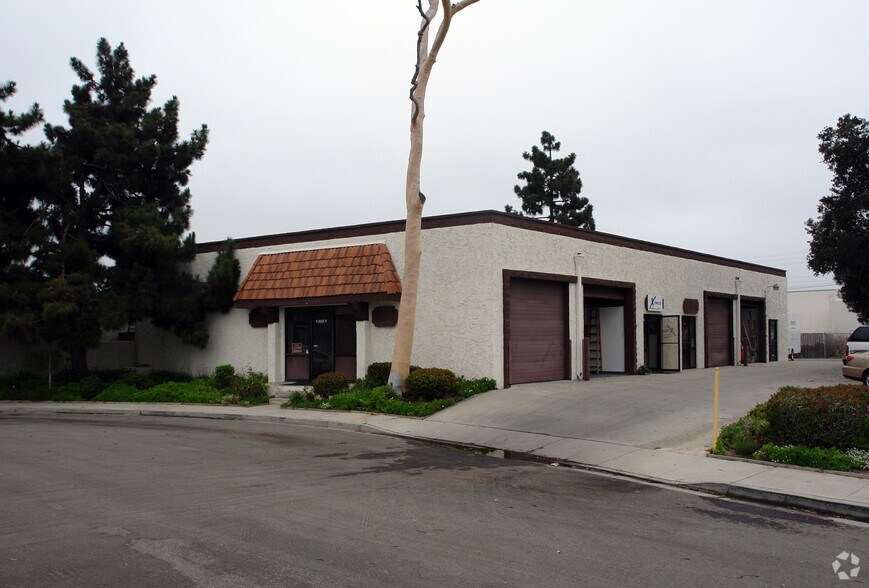Primary Photo Of 1302 Tower Sq, Ventura Warehouse For Lease
