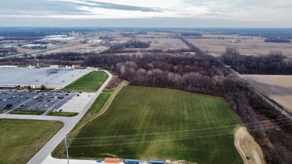 More Photos Of 5600 Eastside Parkway dr, Gas City Land For Lease