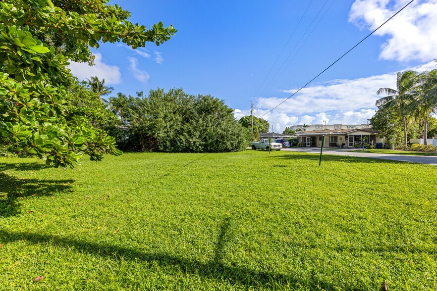 More Photos Of 827 NE 14th Pl, Fort Lauderdale Land For Sale