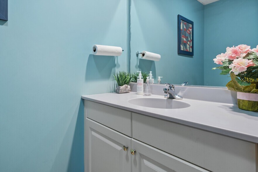 More Photos Of 41 Liberty Hill Rd, Henniker Medical For Sale