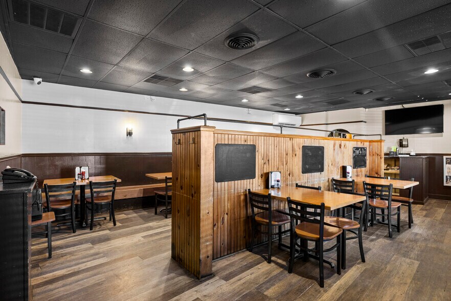 More Photos Of 367 Delaware Ave, Delmar Bar For Sale
