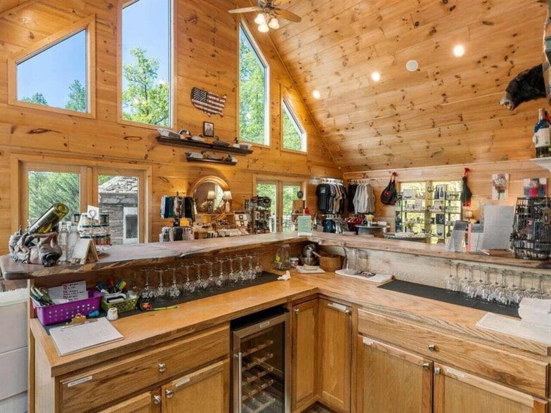 More Photos Of 366 Paradise Rd, Blairsville Winery Vineyard For Sale