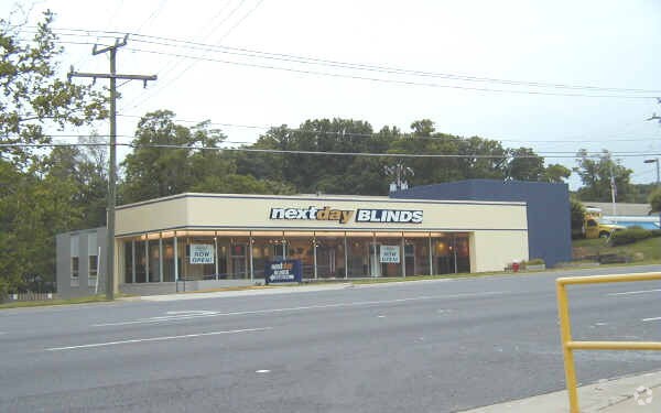 More Photos Of 11085 Lee Hwy, Fairfax Freestanding For Lease